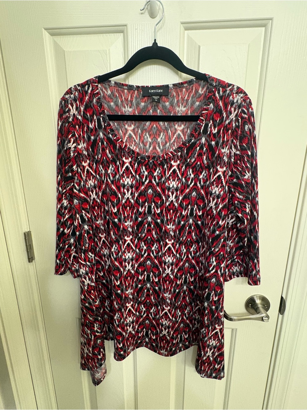Karen Kane Red, Black & White Patterned Scoop-Neck Tunic